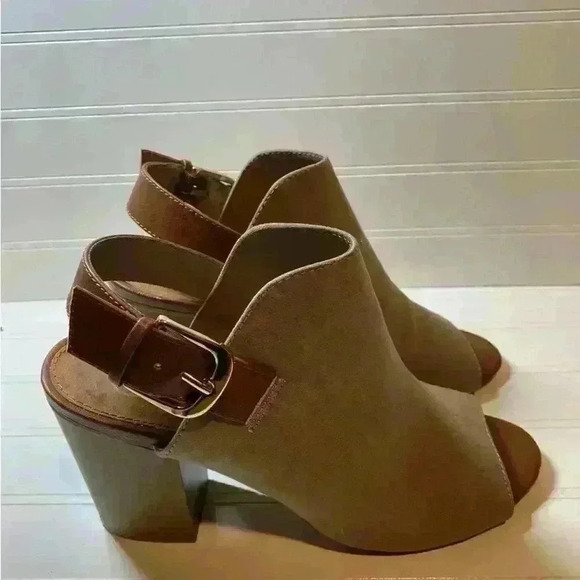 CANDIE’S Size 8.5 Beige Faux Suede Block Heel Open Toe Slingback Mules - Picture 1 of 10